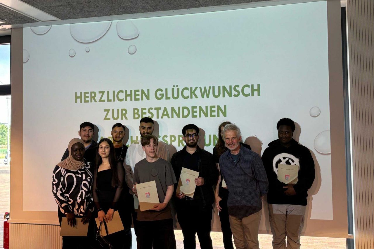 Herzlichen Glückwunsch an unsere Absolventinnen und Absolventen!