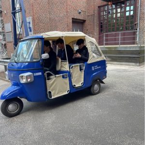 Es geht auch eine eine Nummer größer – die Rikscha ist straßentauglich